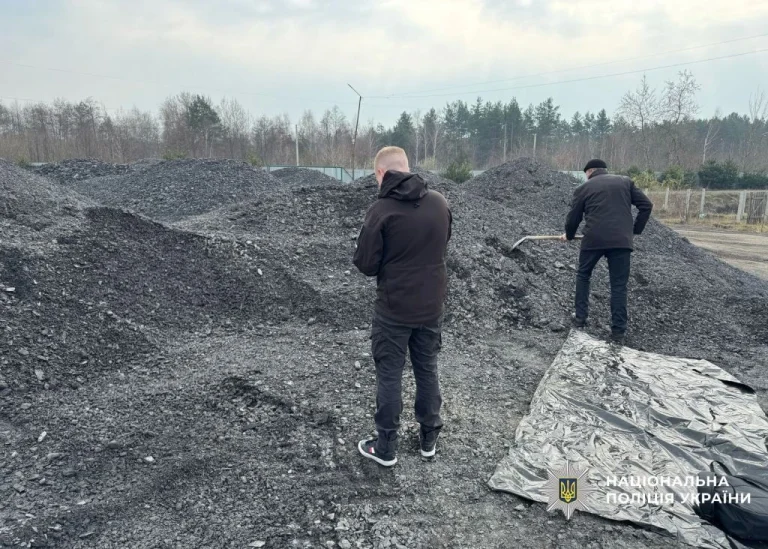 Під час блекаутів заробляли на школах і лікарнях: поліція викрила масштабну схему