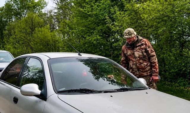 Водіїв на блокпостах рідше везуть до ТЦК: натомість частіше вручають повістки