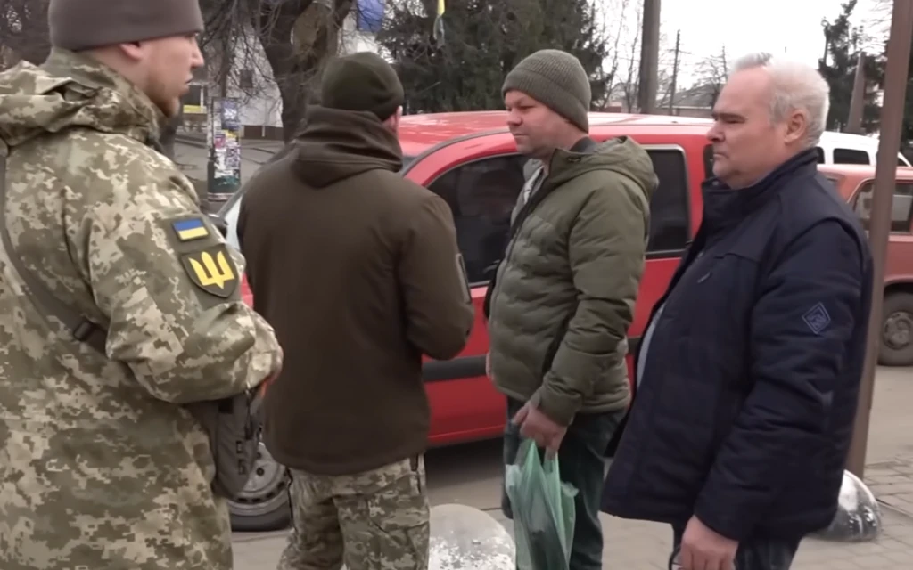 Працівники ТЦК заходять у приватні приміщення і силою виводять людей: Лубінець заявив про нові скарги