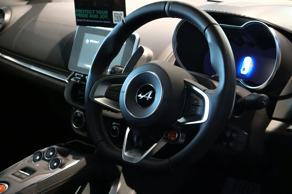 Сімейні авто навчилися їздити як суперкари: деякі беруть 100 км/год менш ніж за 4 секунди